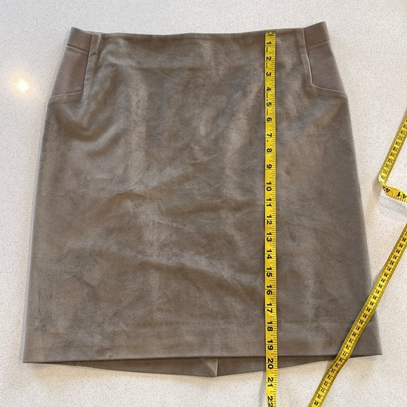 BCBG MaxAzria Camel Suede Skirt Size M - Picture 12 of 12